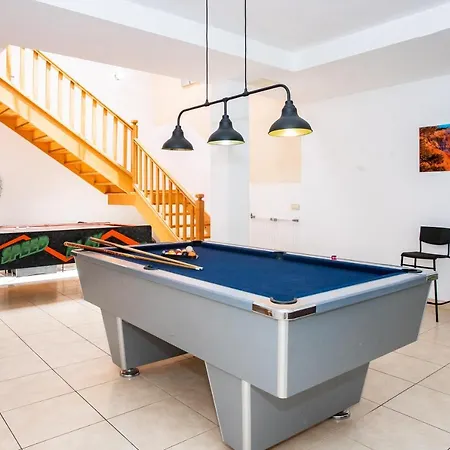 22 Sea Views, Pool,games,hot Tub, Office With Computer+ Wifi * Playa Blanca (Lanzarote)