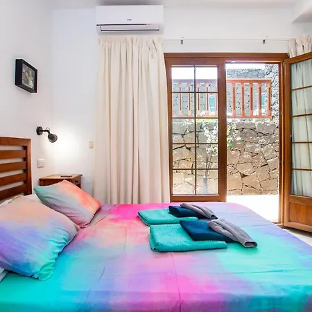22 Sea Views, Pool,games,hot Tub, Office With Computer+ Wifi Villa Playa Blanca (Lanzarote)