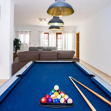 22 Sea Views, Pool,games,hot Tub, Office With Computer+ Wifi * Playa Blanca (Lanzarote)