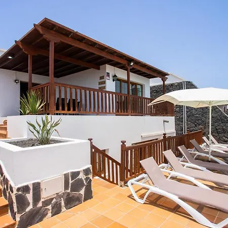 22 Sea Views, Pool,games,hot Tub, Office With Computer+ Wifi Villa Playa Blanca (Lanzarote)
